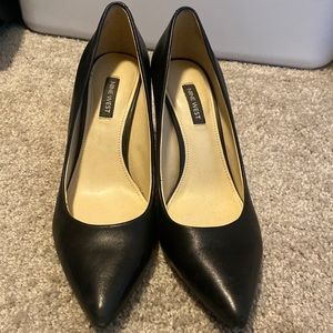 Nine West Women’s Flax Pointed Toe Pump